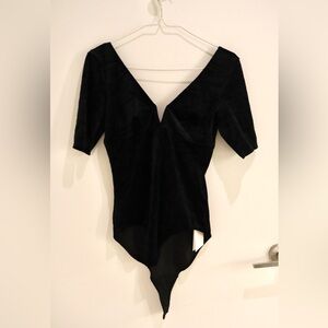 &Other Stories Elegant Sexy Black Velvet Square Neck Short Sleeve Top Bodysuit